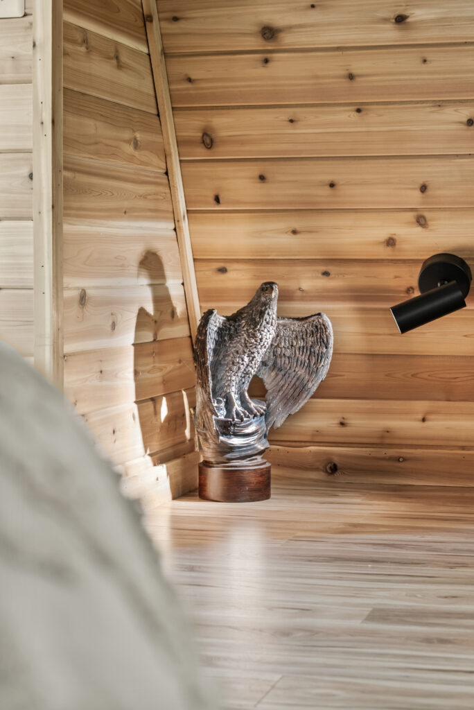 Earle cabin interior photo 2