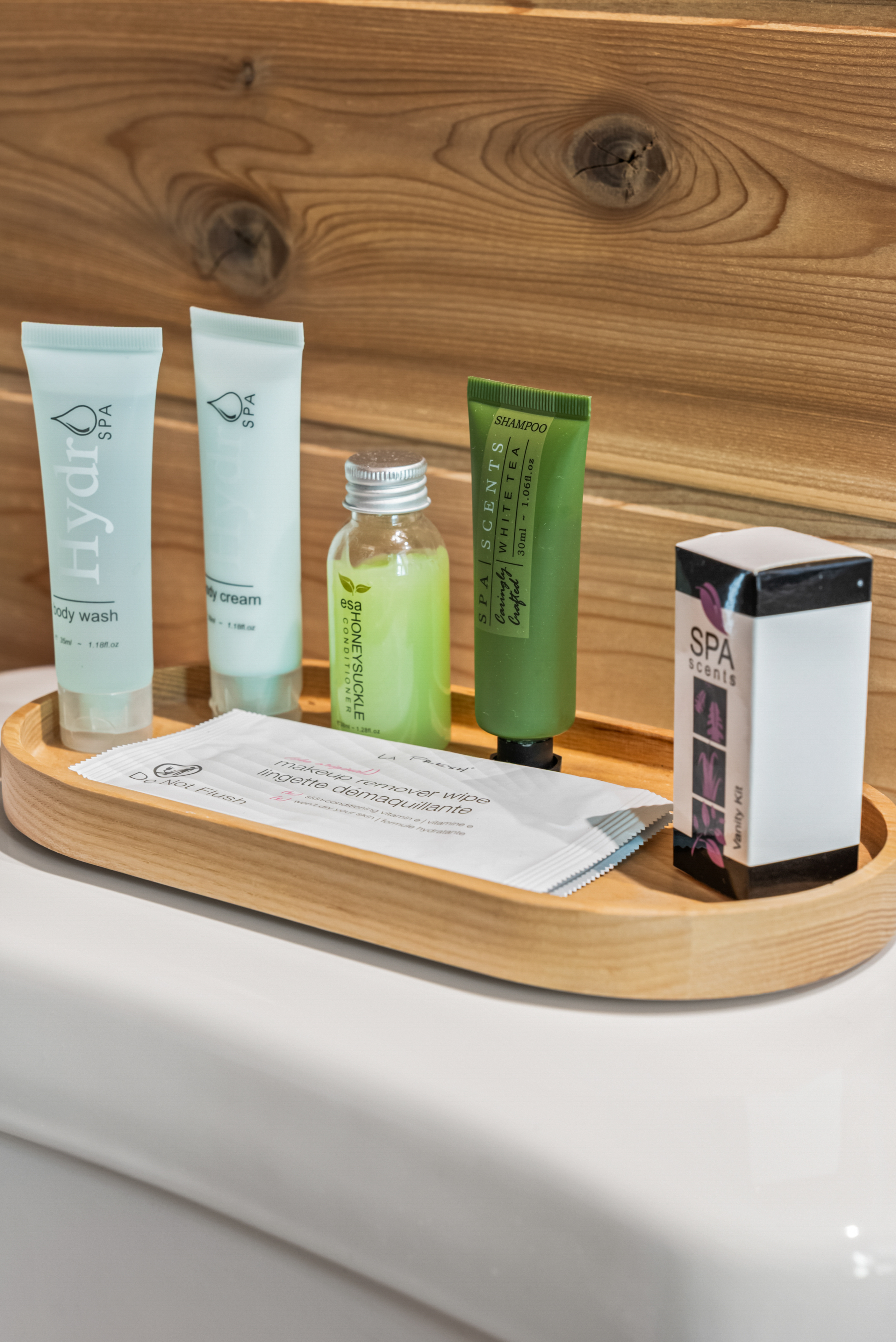 eagle cabin at mt rainier with makeup mirror 