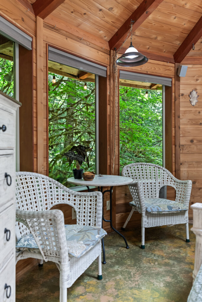 Raven cabin outside  photo 2