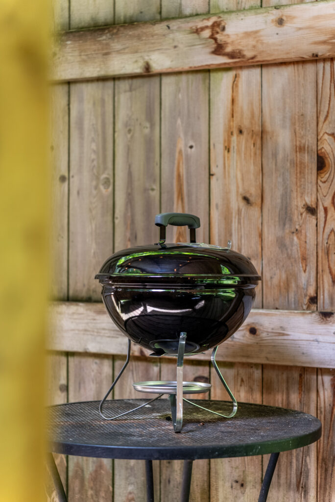 raven cabin at stormking spa - BBQ at private cabin 