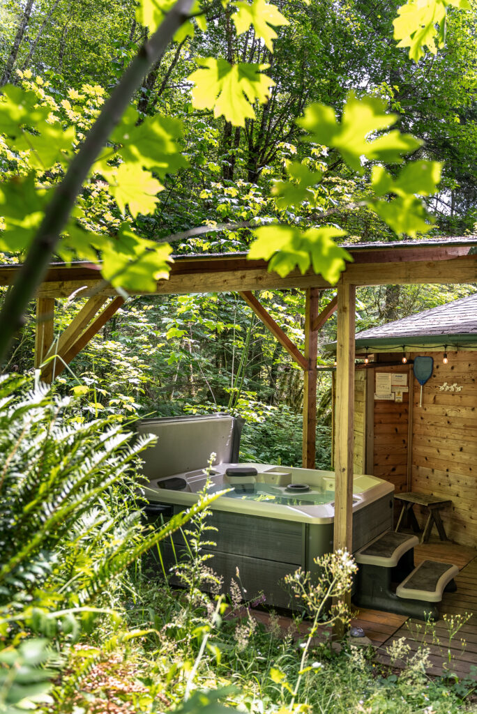 Raven cabin Hot tub photo 2