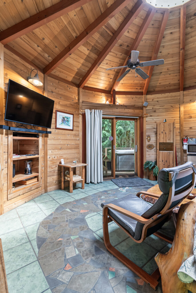 Wolf Cabin for romantic getaway 