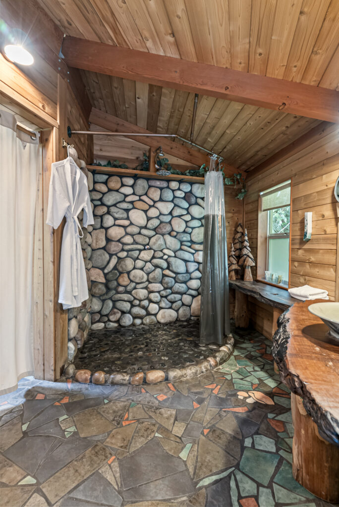 wolf cabin shower photo
