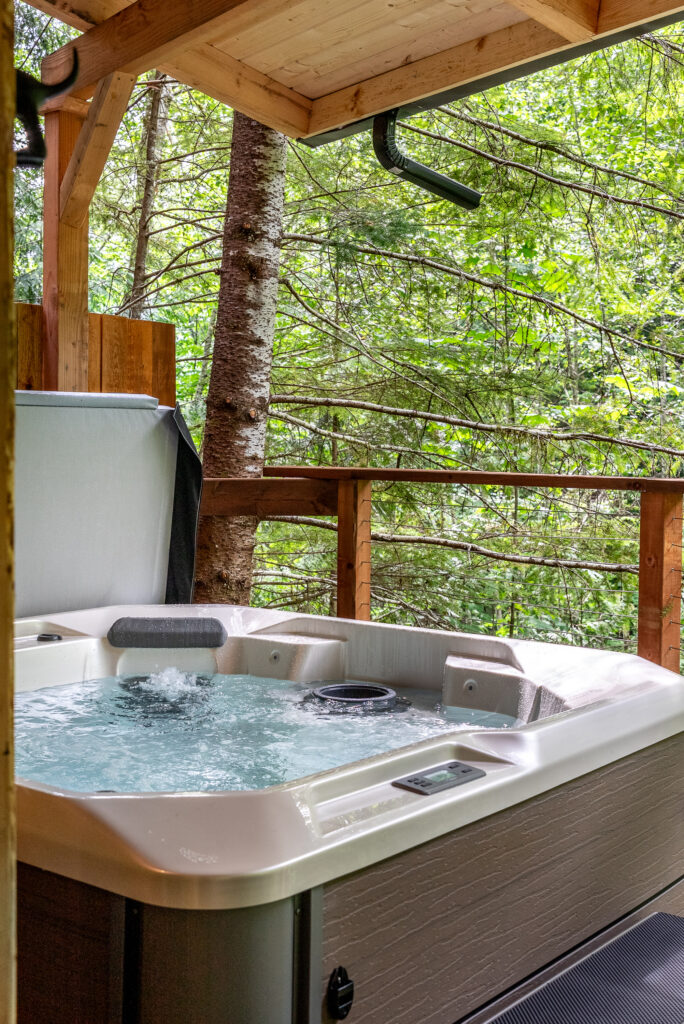 elk cabin hot tub photo 1