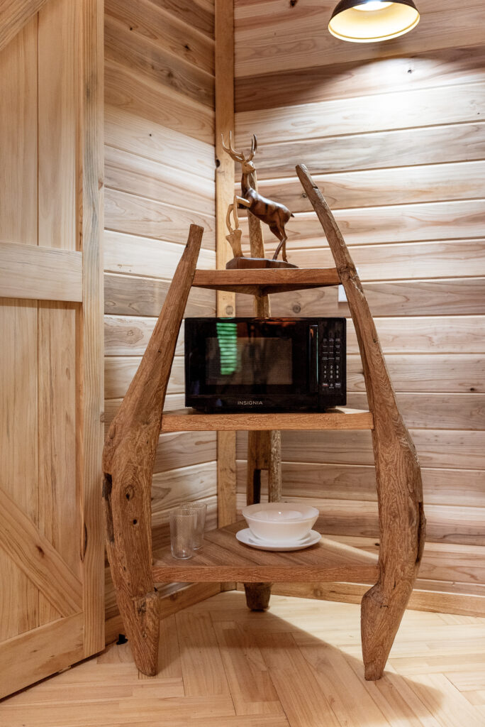 elk cabin microwave in the room 