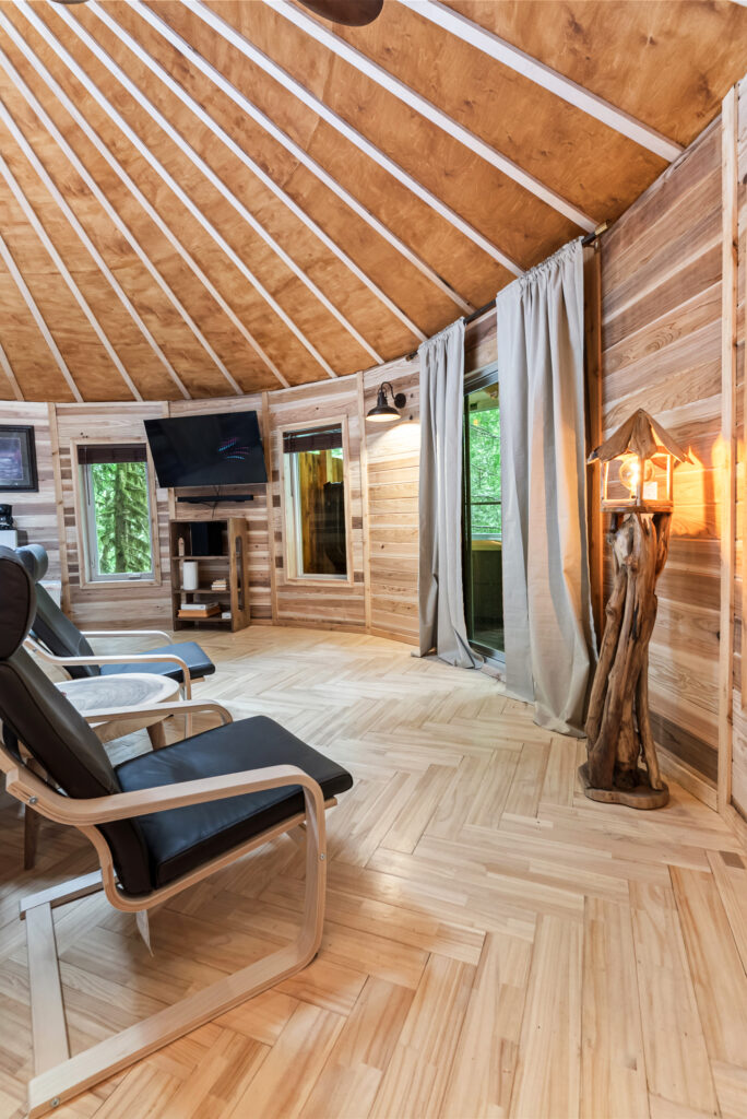 elk cabin interior photo 1