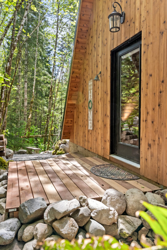 eagle cabin at mt rainier, ashford  