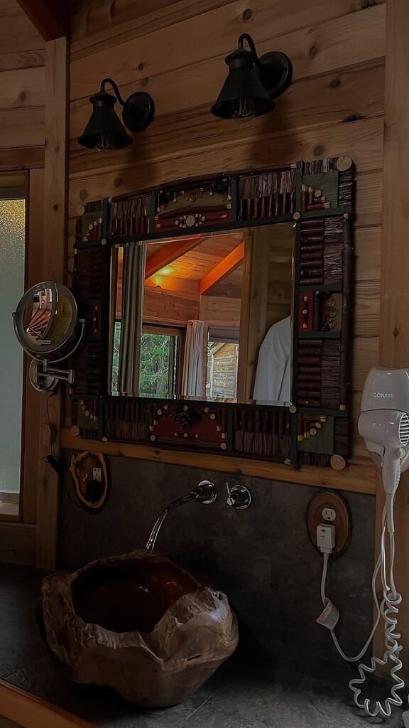 Bear cabin interior photo 1