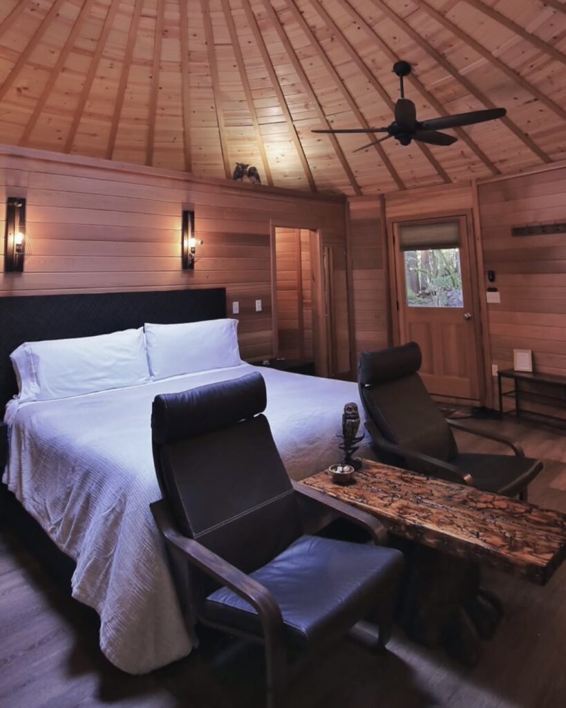 Owl cabin bedroom photo 1