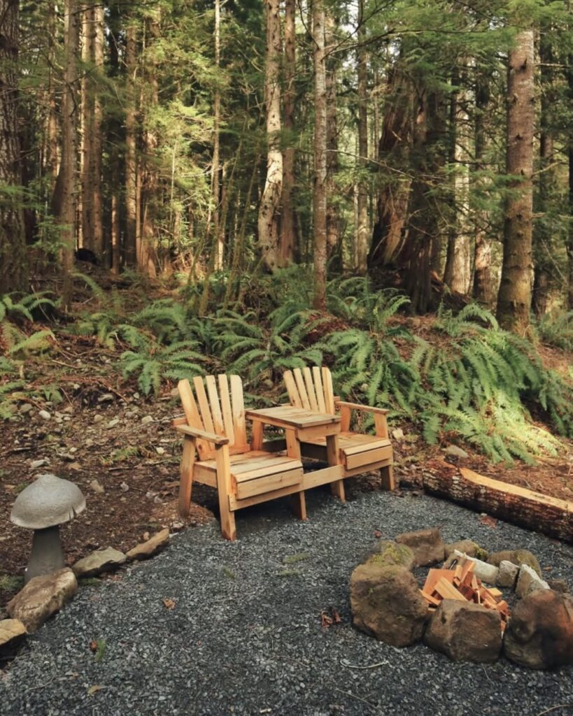 owl cabin outdoor rest photo