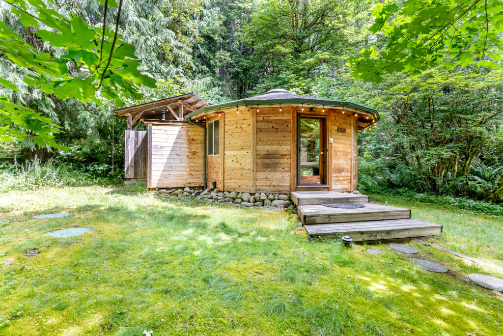 Fireplace Cabins and Hot Tubs 