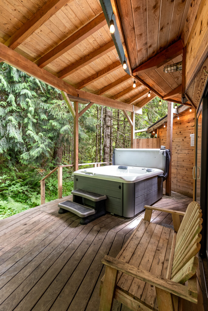 Private Outdoor Jacuzzi mt rainier