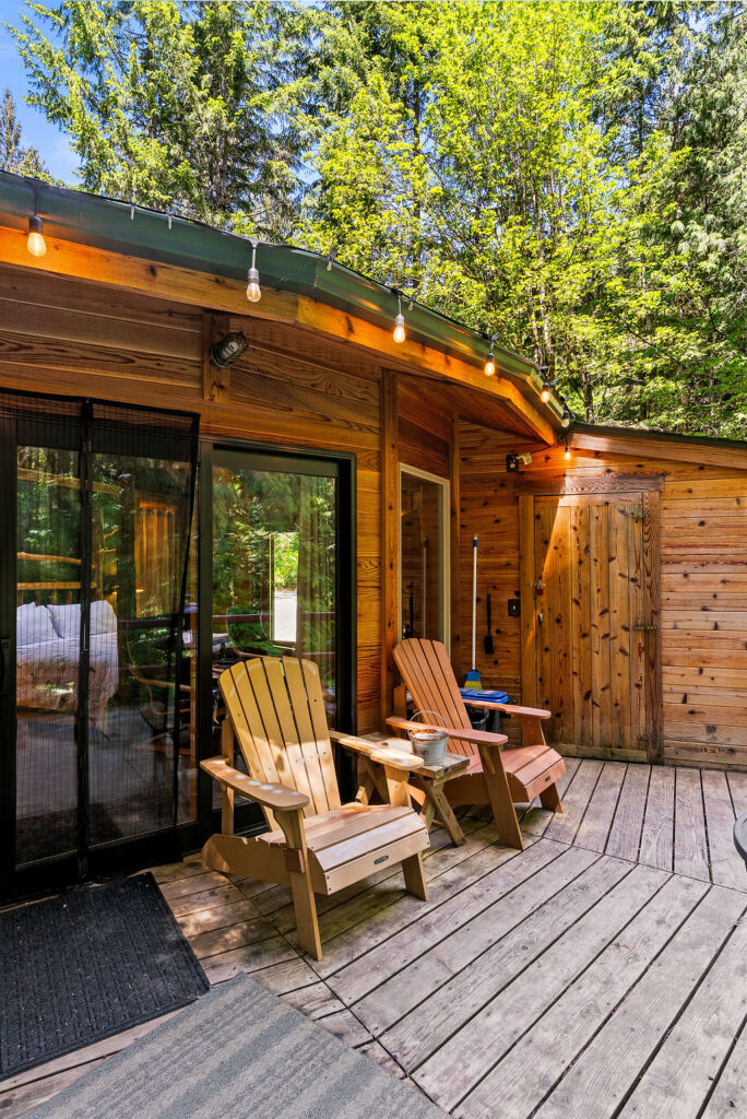 bear cabin with private hot tub photo 3