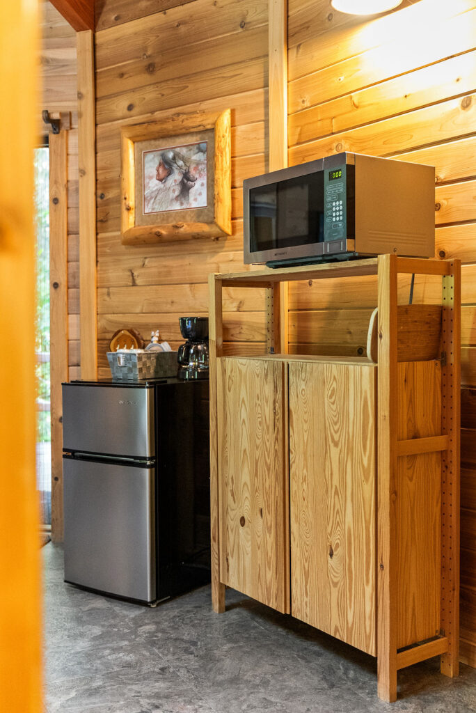 bear cabin kitchen photo 2