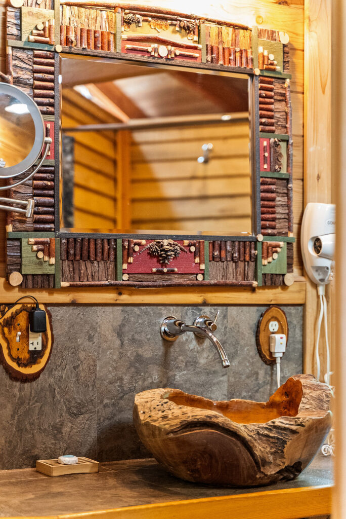 Bear Cabin bathroom photo 4