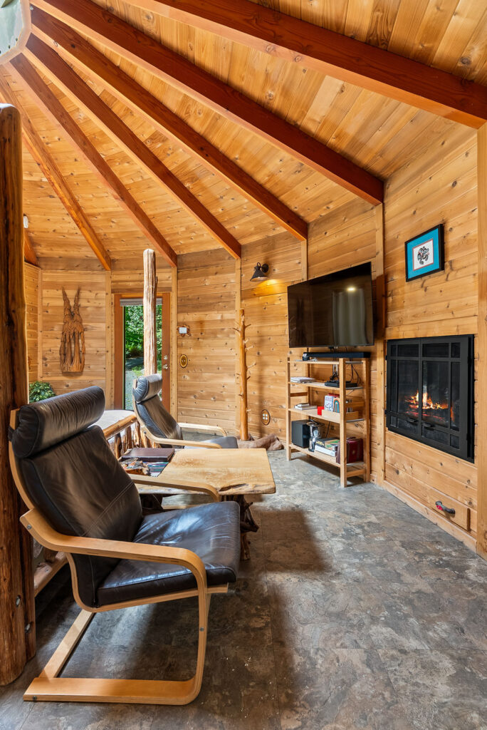 Bear Cabin bedroom photo 5