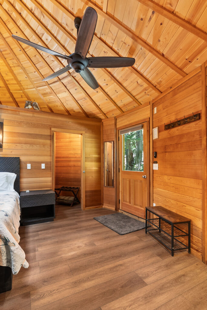 Stormking spa owl cabin in the woods photo 4