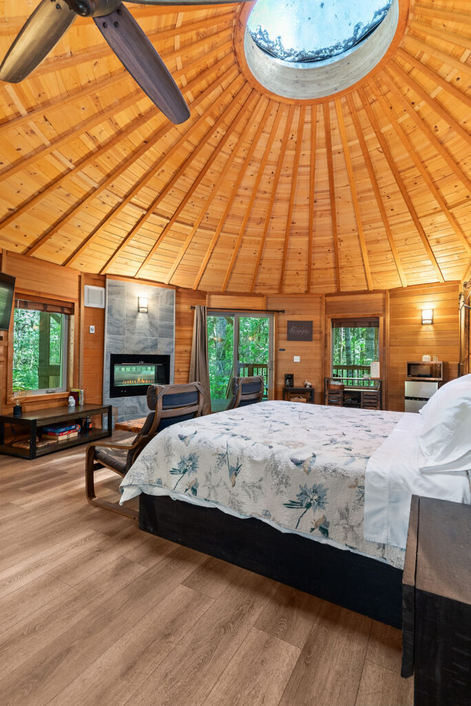 Stormking spa owl cabin with fireplace in the woods photo 3