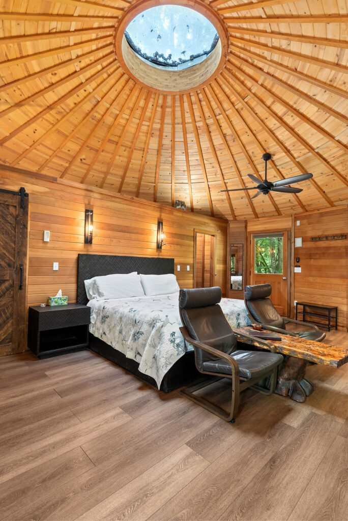 Stormking spa owl cabin with fireplace in the woods photo 4