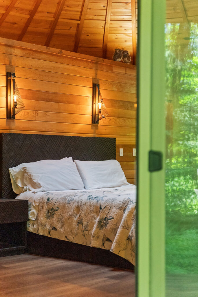 Owl Cabin bedroom photo 1